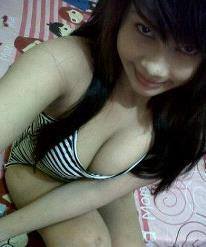 Belahan toket cewek cantik